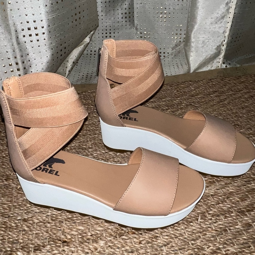 Sorel Tan Platform Wedge Sandals with White Sole - Picture 2 of 7